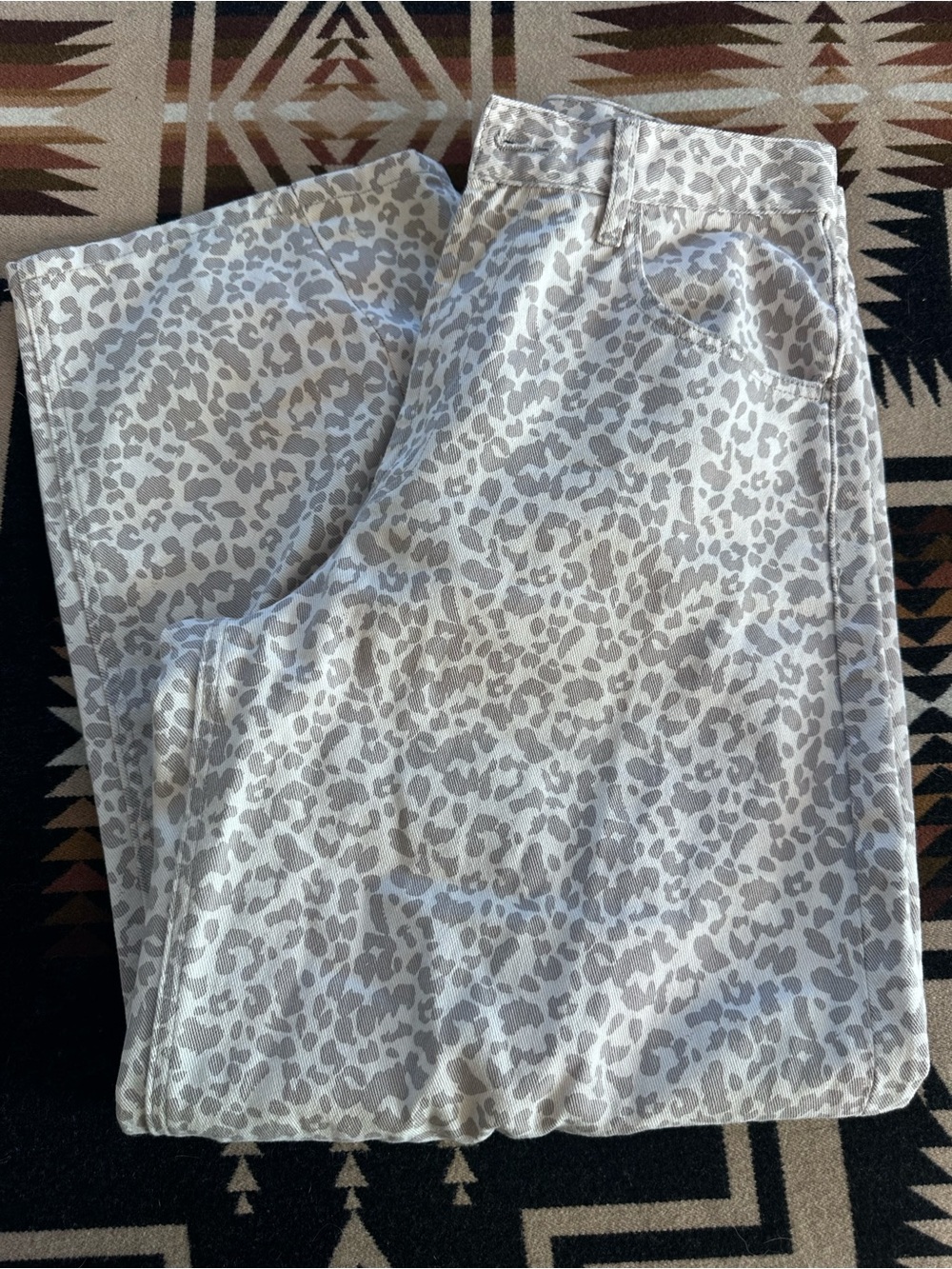 Women’s Barrel jeans Light Gray Leopard Print Chinos